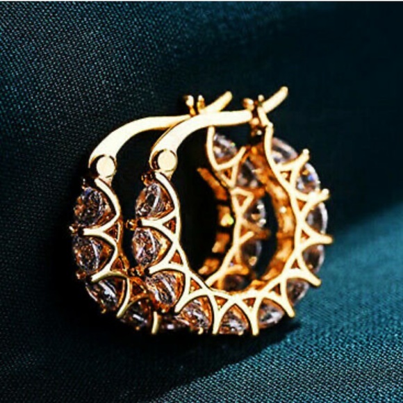 New 18k gold plated hoop Diamond 💎 Earrings - Picture 3 of 4